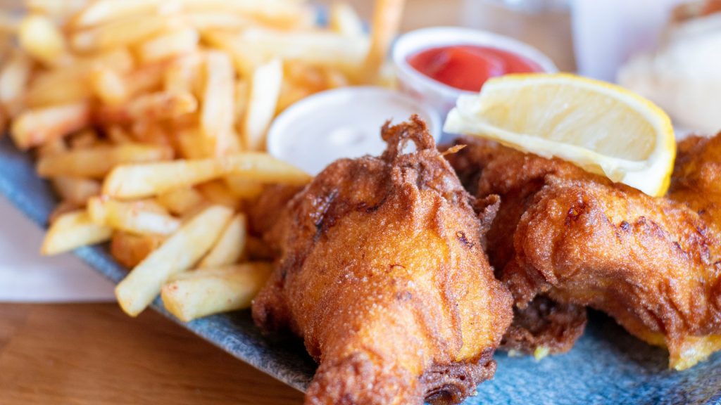 Image of fish and chips made by Jiggers food truck in Ucluelet